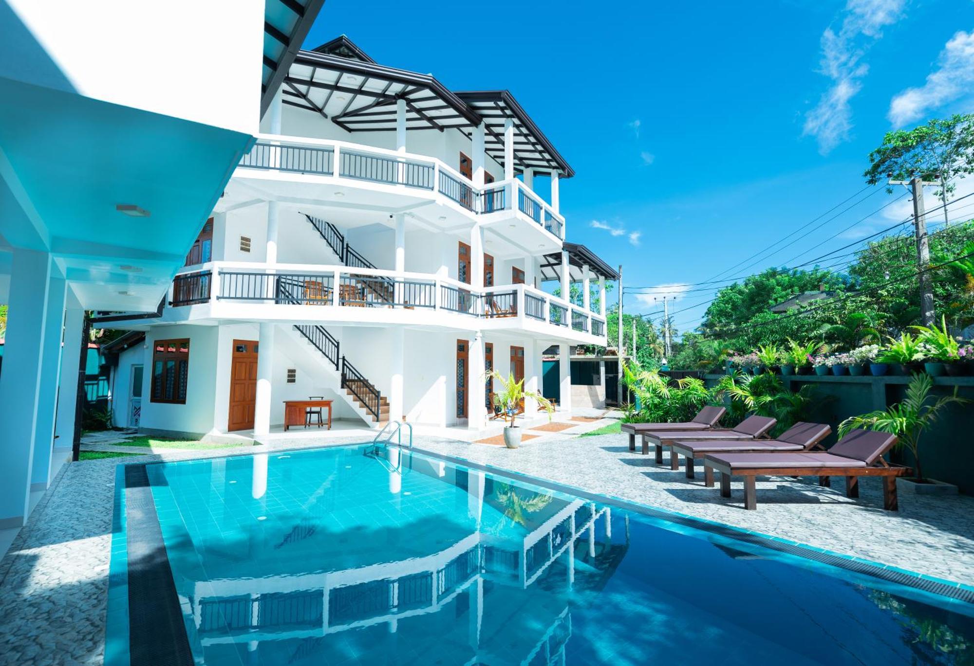 Teya Beach Hotel Ahangama Exteriör bild