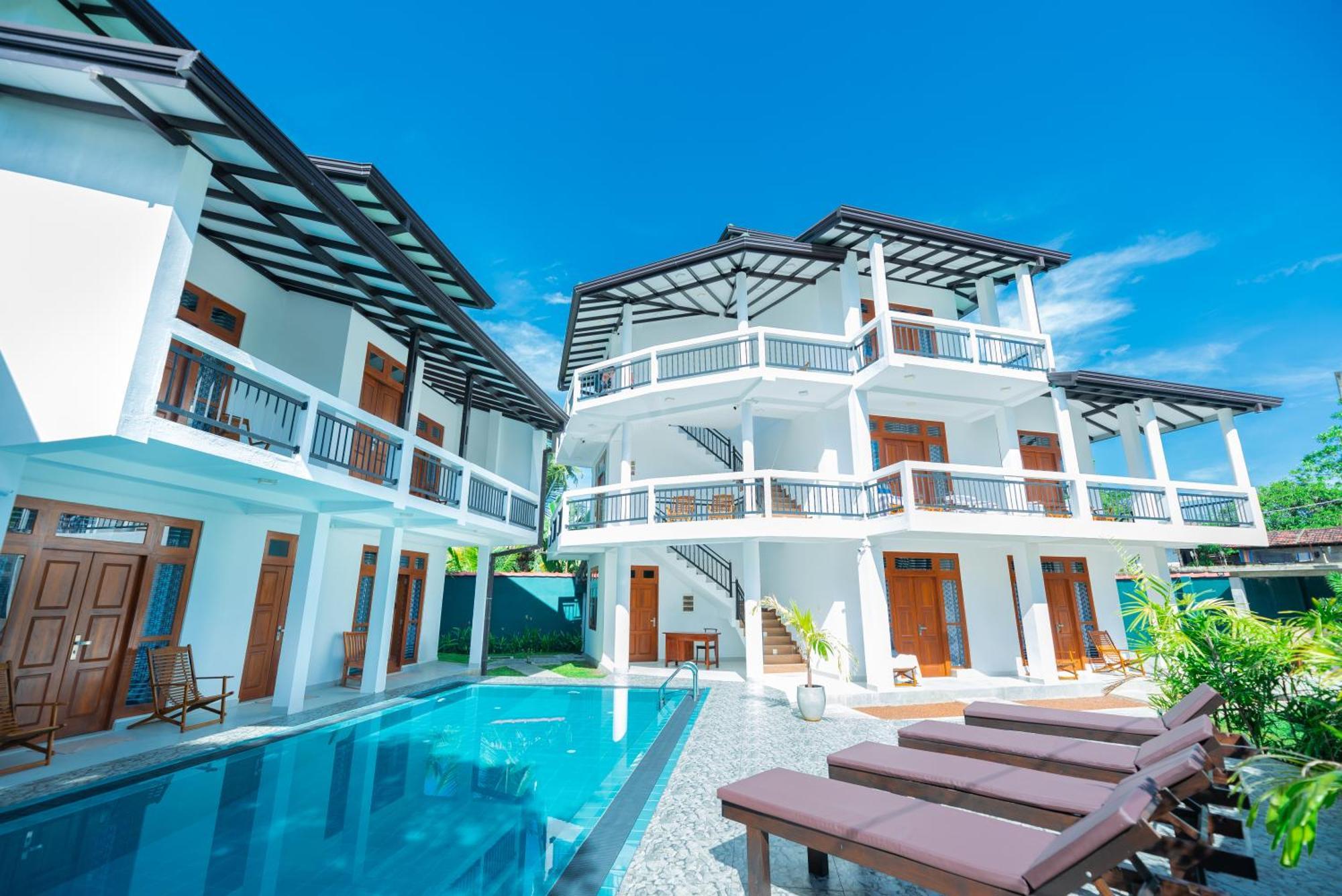 Teya Beach Hotel Ahangama Exteriör bild