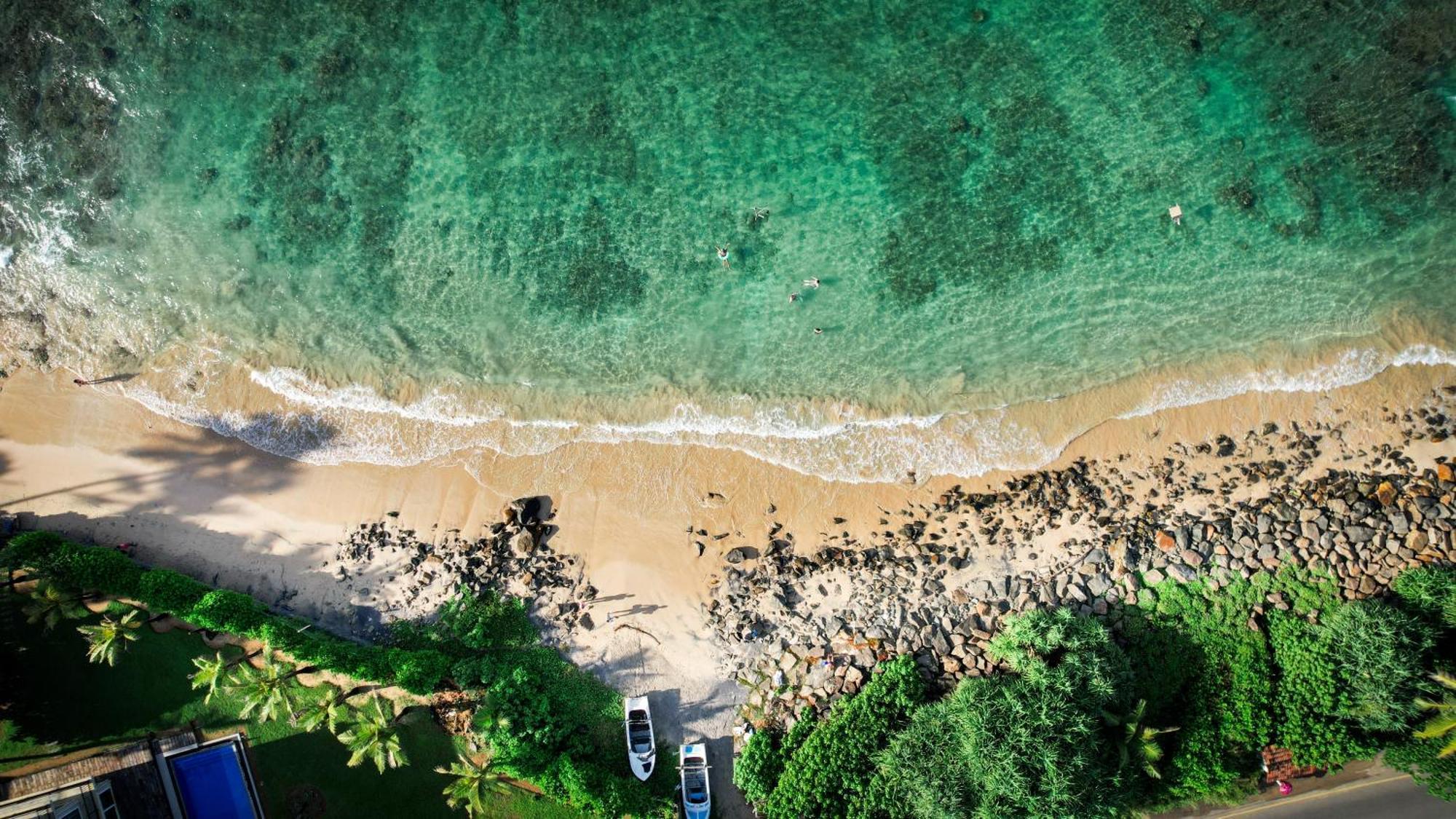 Teya Beach Hotel Ahangama Exteriör bild