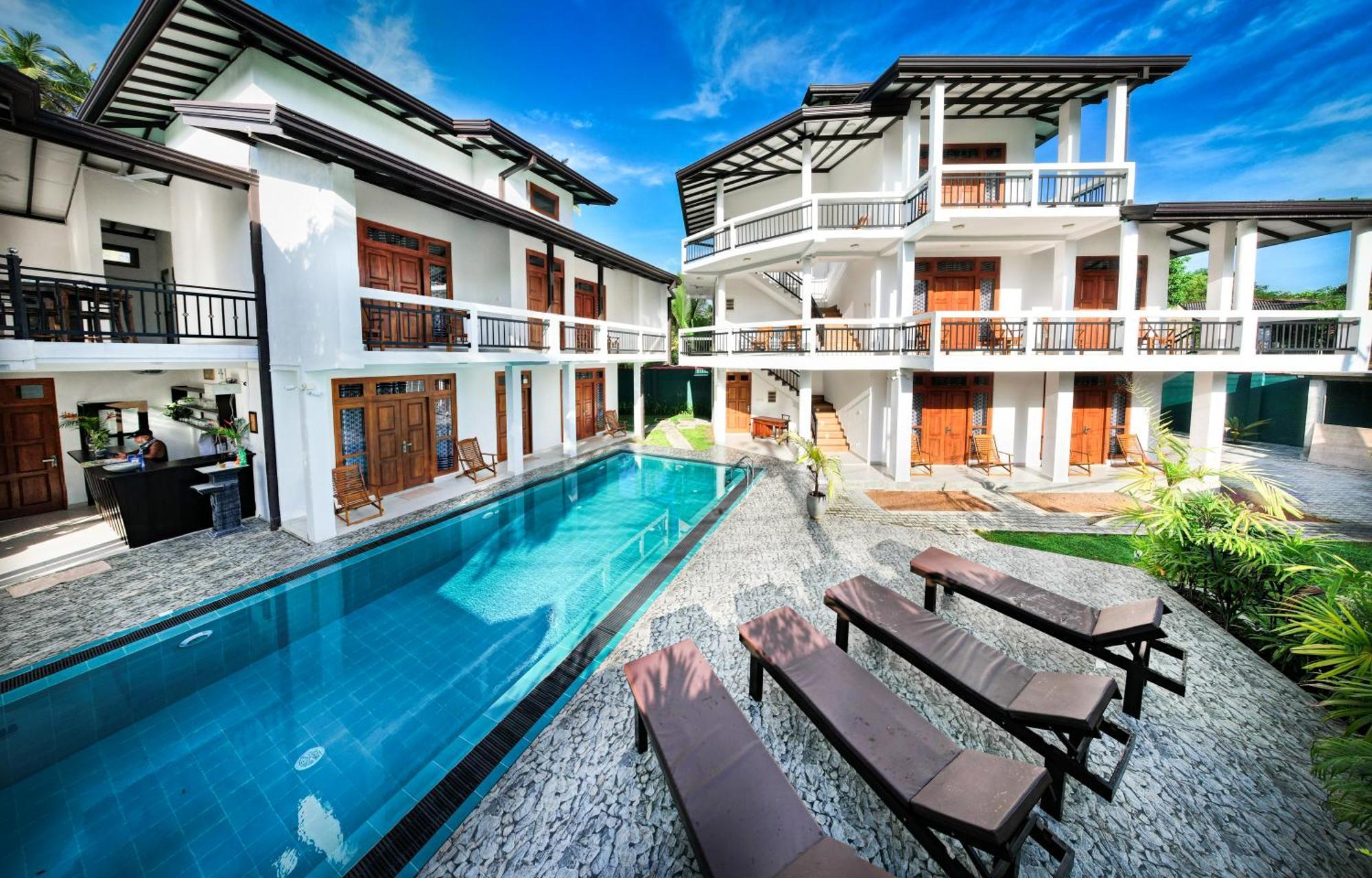 Teya Beach Hotel Ahangama Exteriör bild