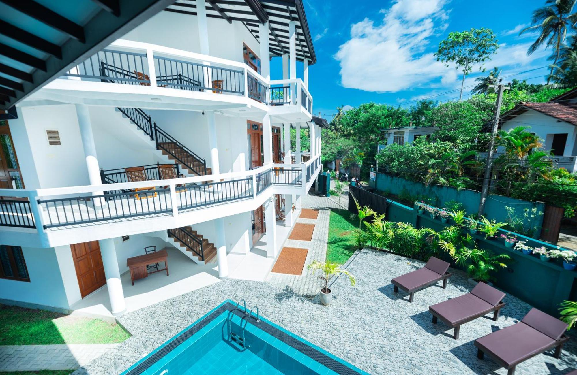 Teya Beach Hotel Ahangama Exteriör bild